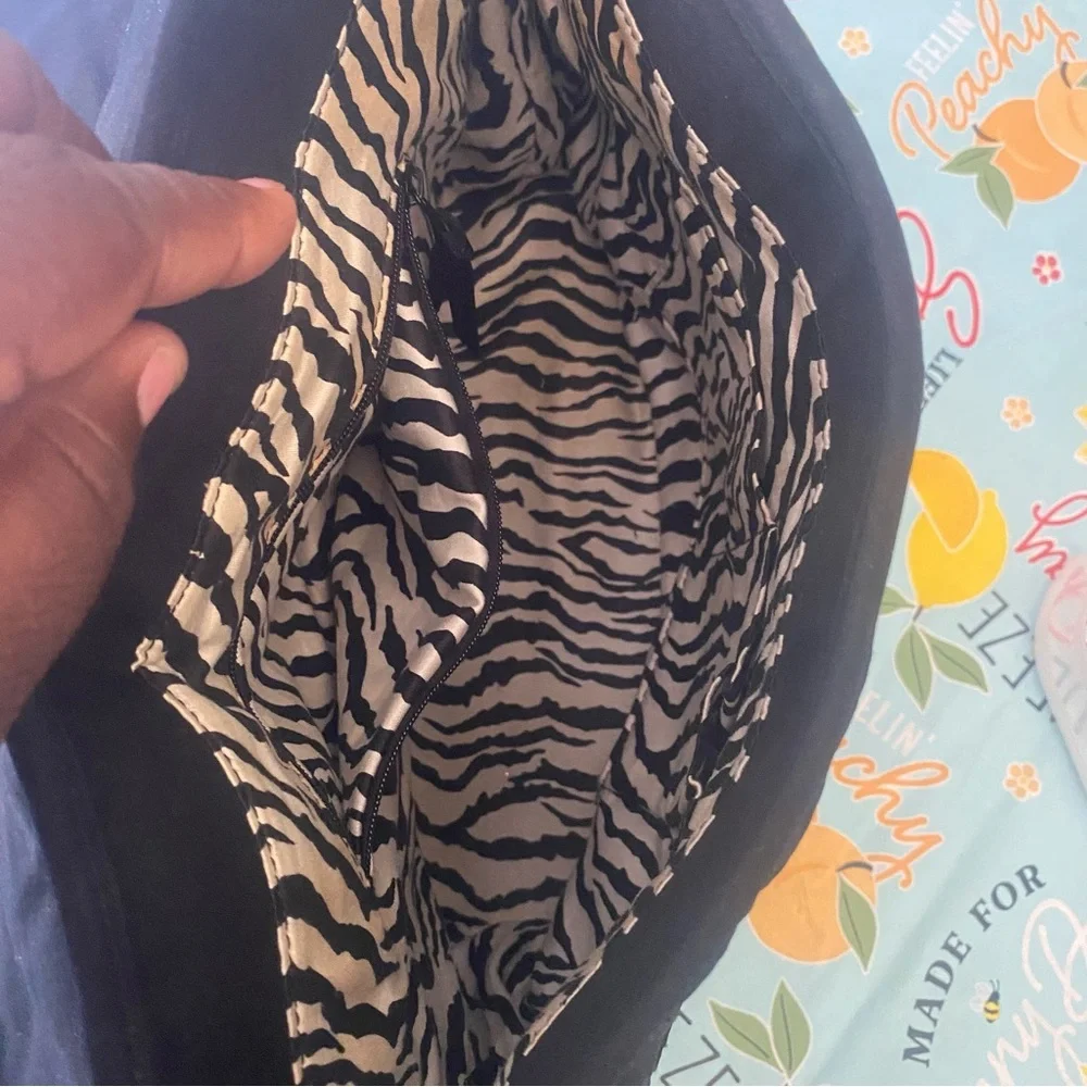 Vera Bradley Black Quilted Shoulder Bag‎ - Picture 4 of 7